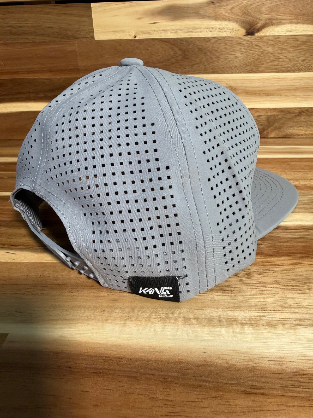 Kang Bike Hat Gris claro Logo Horizontal Negro
