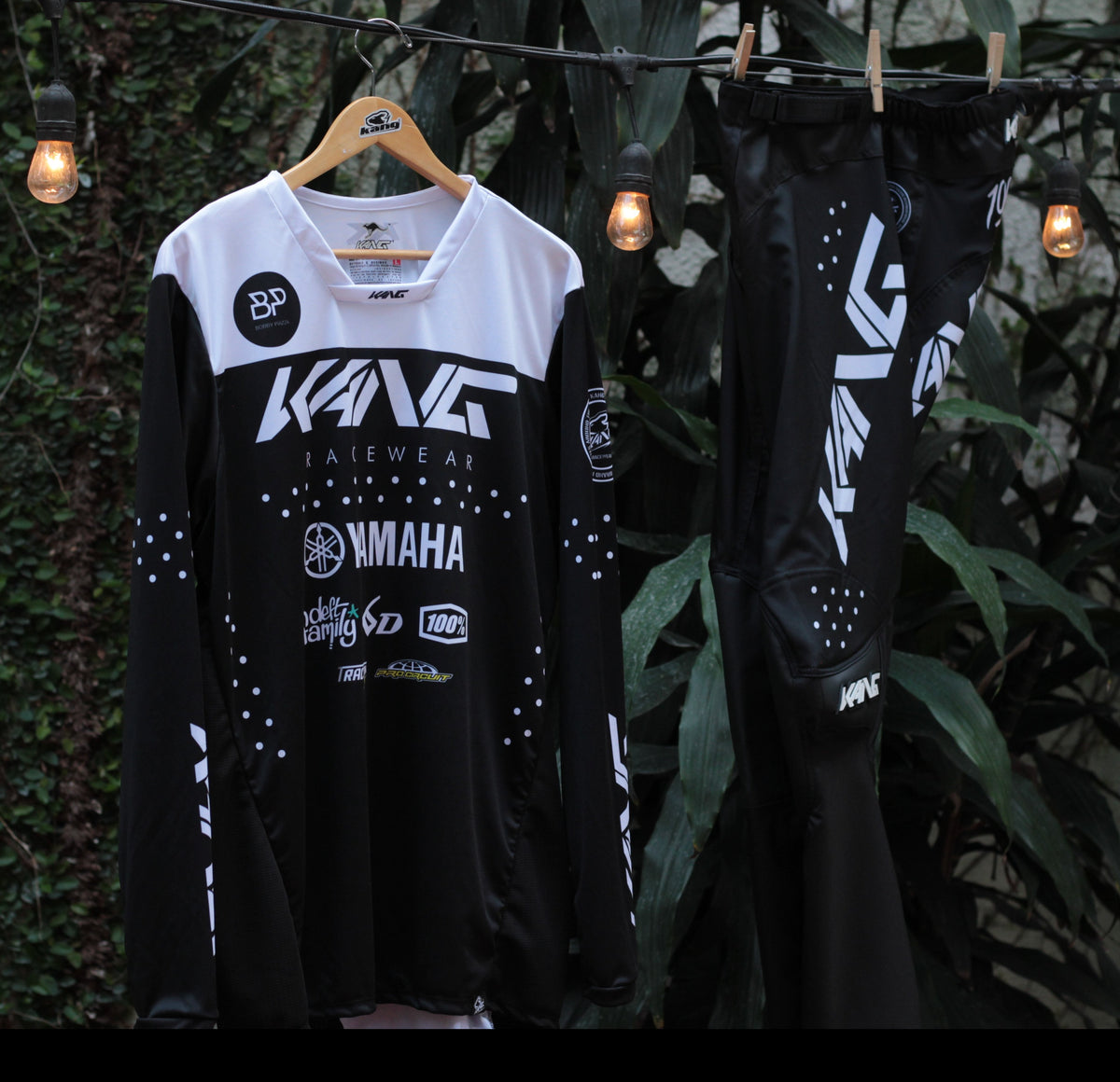 Kang Dot Black Kit